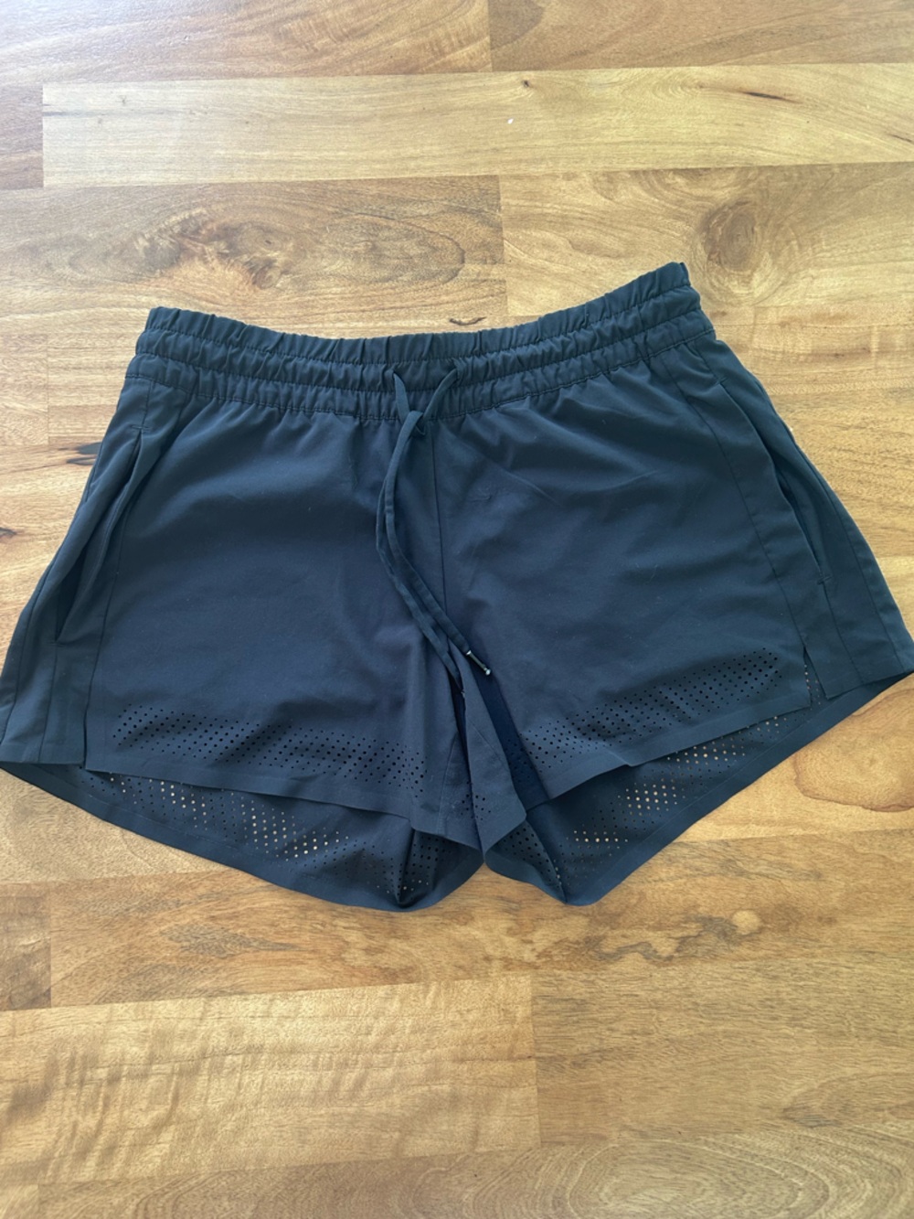 Athleta Black Perforated Athletic Shorts Women’s Size 6